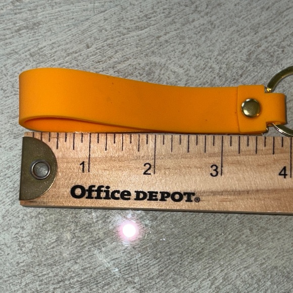 Nike Gold and Orange Cap Keychain - Picture 8 of 9